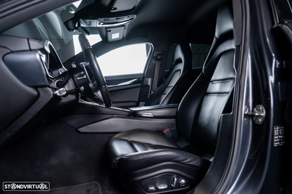 Porsche Panamera Sport Turismo - 30