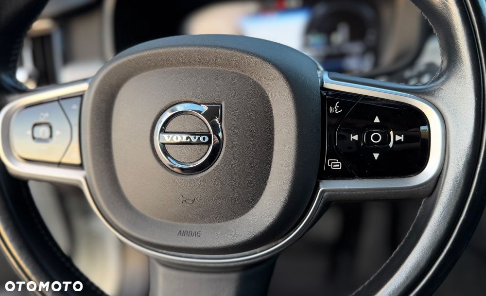 Volvo V90 T8 Twin Engine AWD Momentum - 24