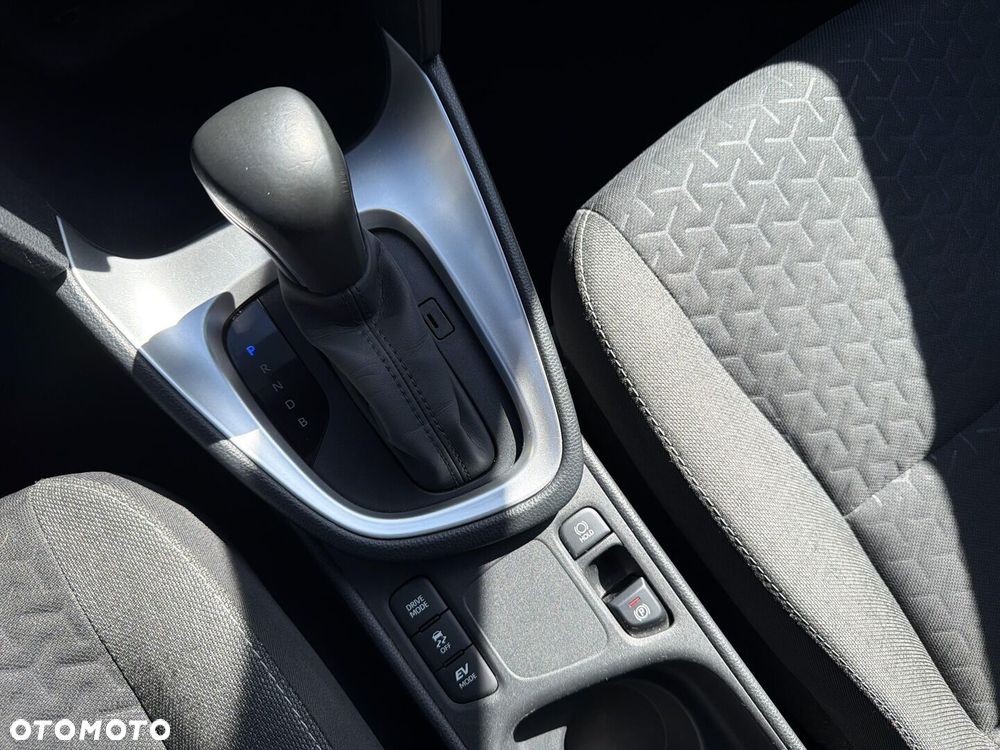 Toyota Yaris Cross Hybrid 1.5 Comfort - 24