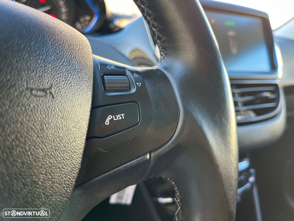 Peugeot 2008 1.2 PureTech Style - 48