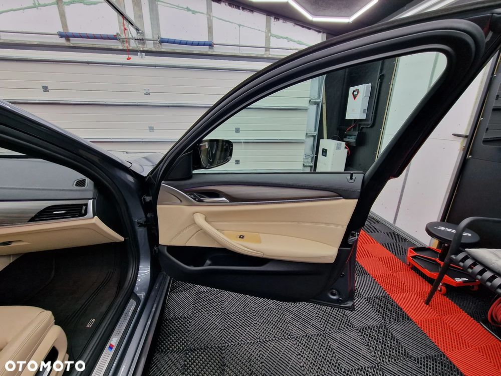 BMW Seria 5 530i M Sport Edition - 13