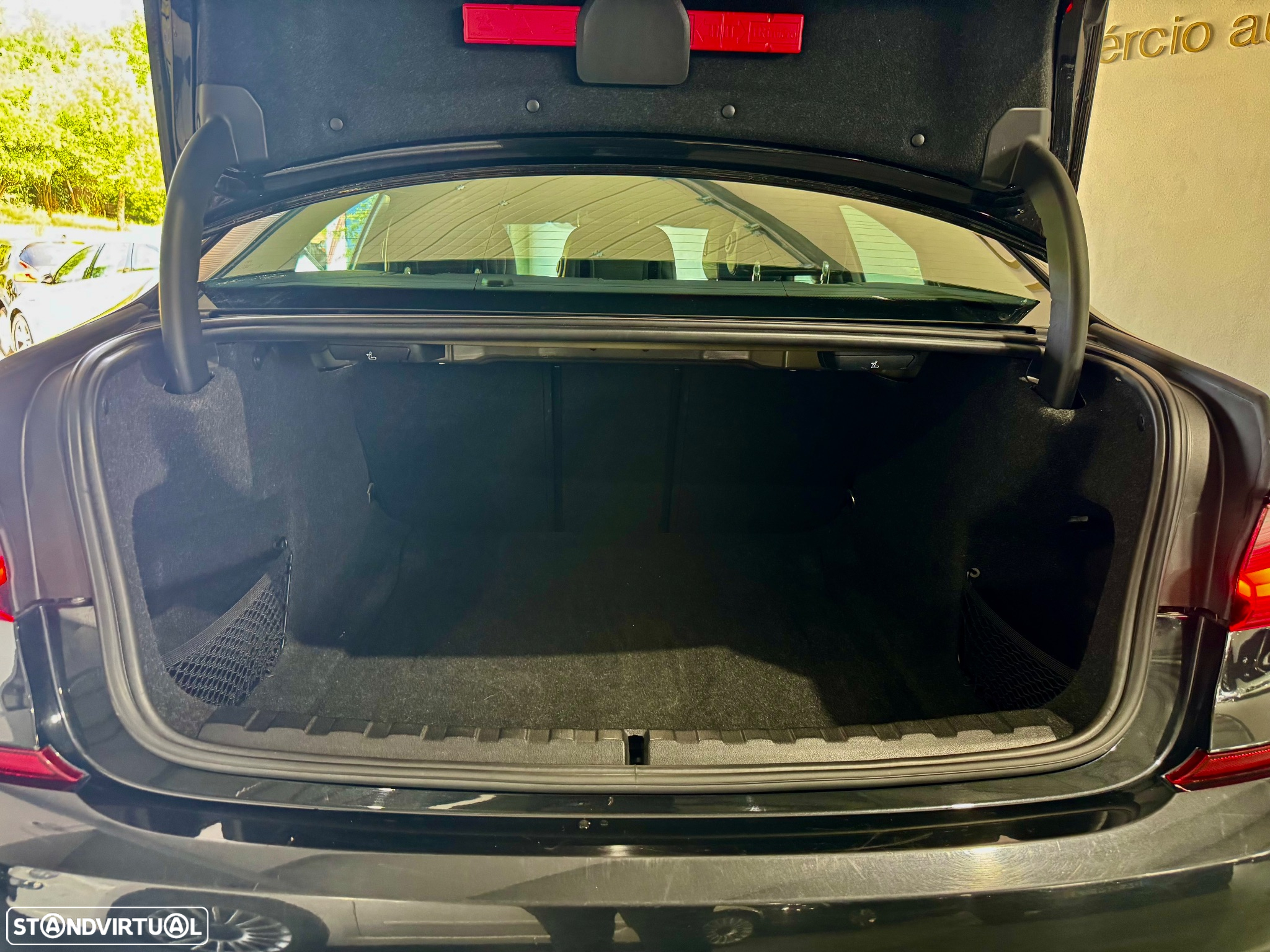 BMW 318 d Pack M Auto - 37