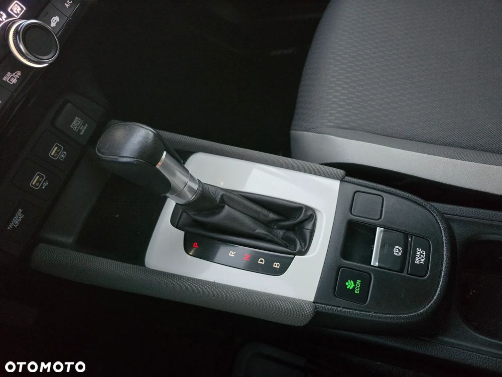 Honda Jazz 1.5 i-MMD Executive Crosstar (Czarny Dach) - 22