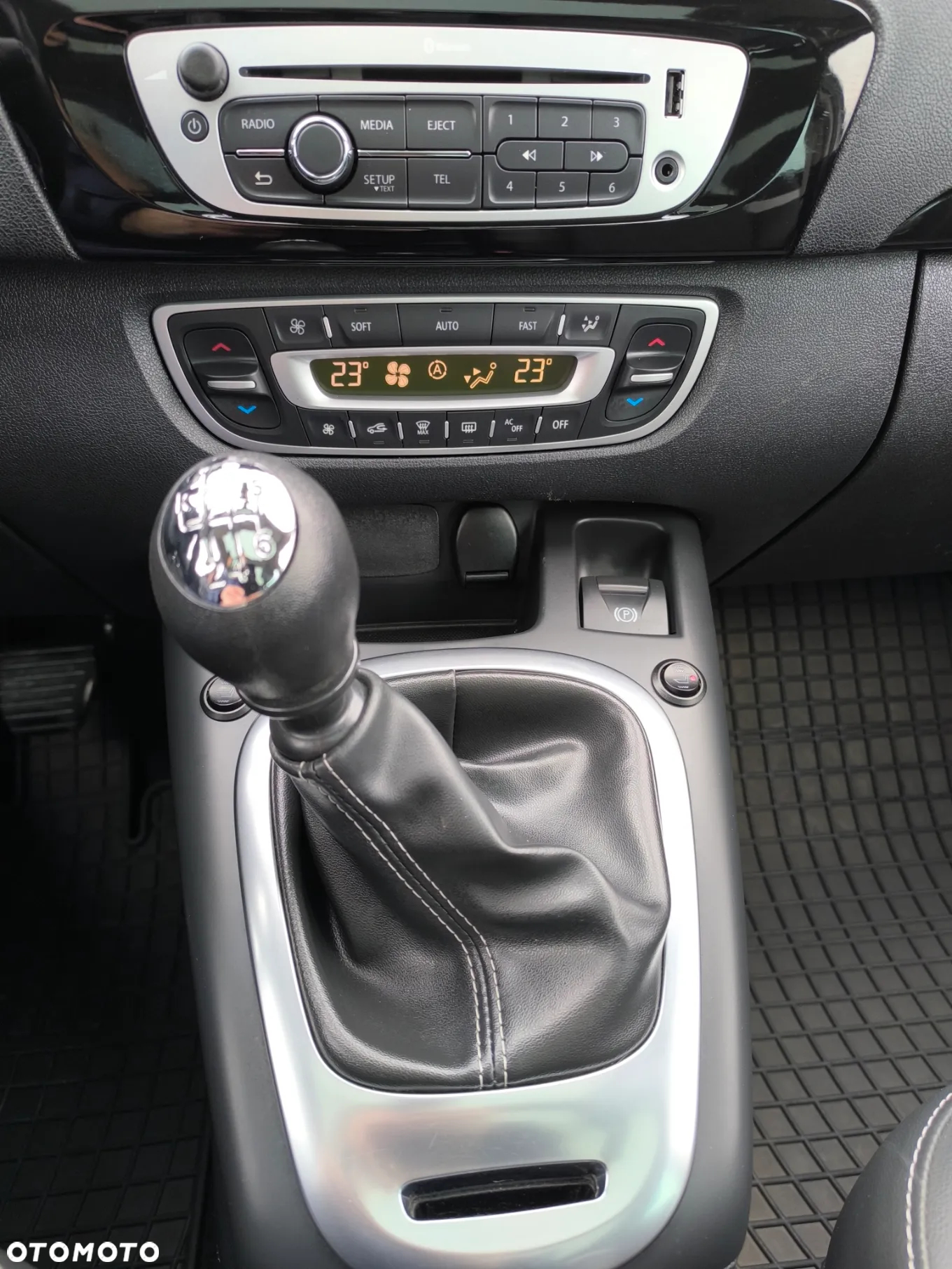 Renault Grand Scenic dCi 130 FAP Start & Stop Bose Edition - 24