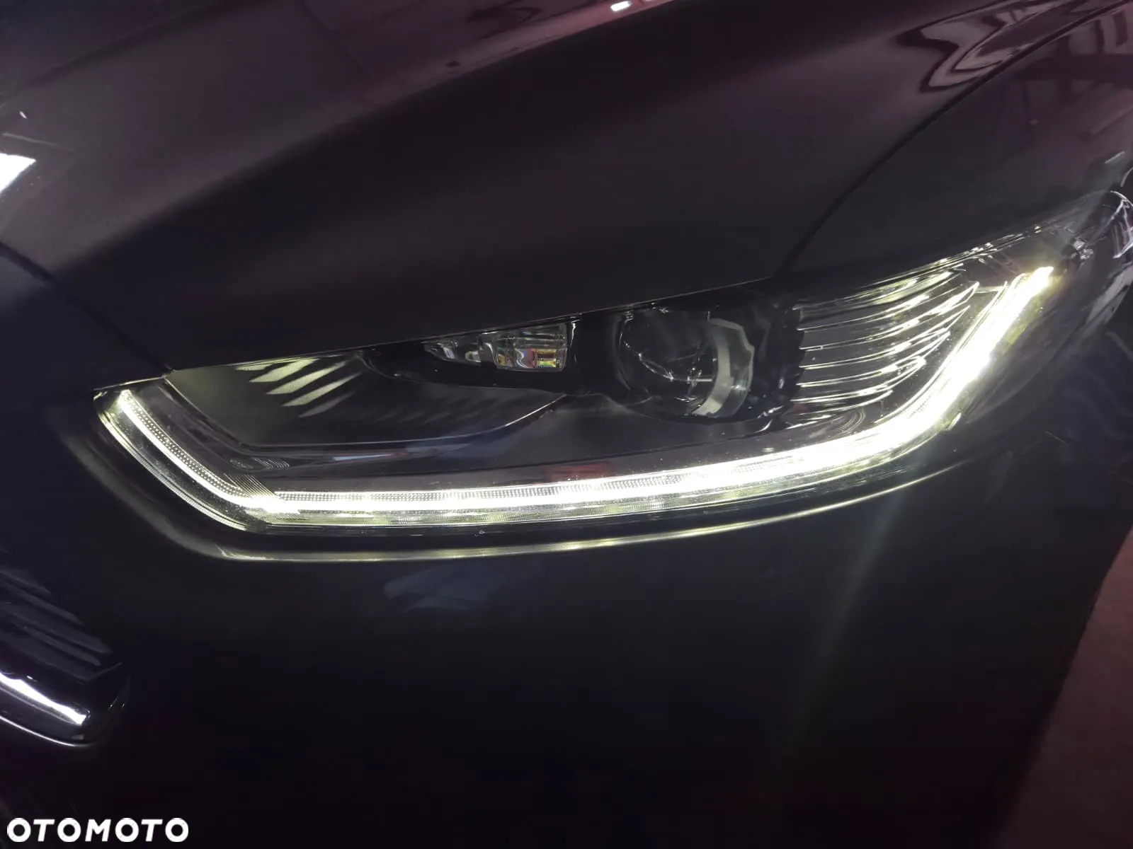 Ford Mondeo 2.0 EcoBoost Titanium - 34