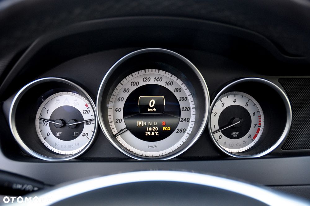 Mercedes-Benz Klasa C 350 CGI BlueEff - 11