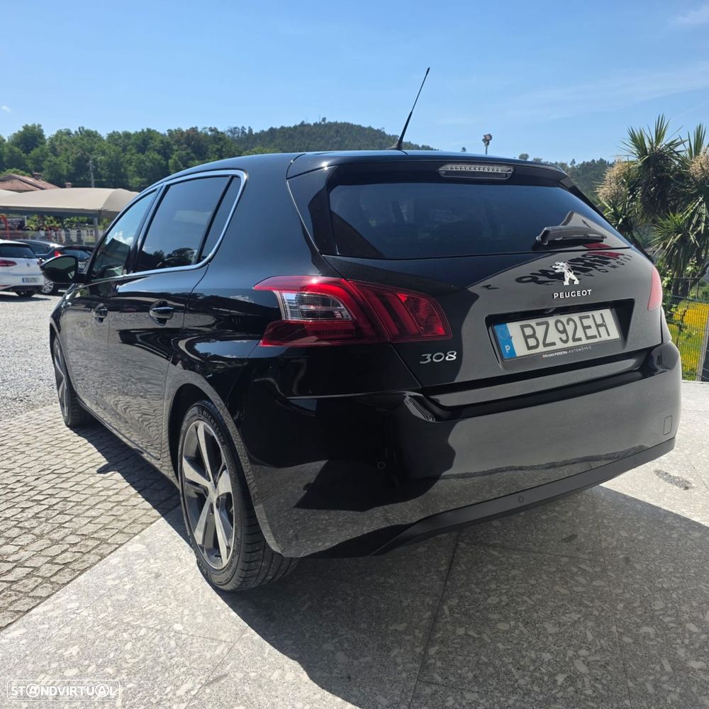 Peugeot 308 1.2 PureTech Style J17 - 3