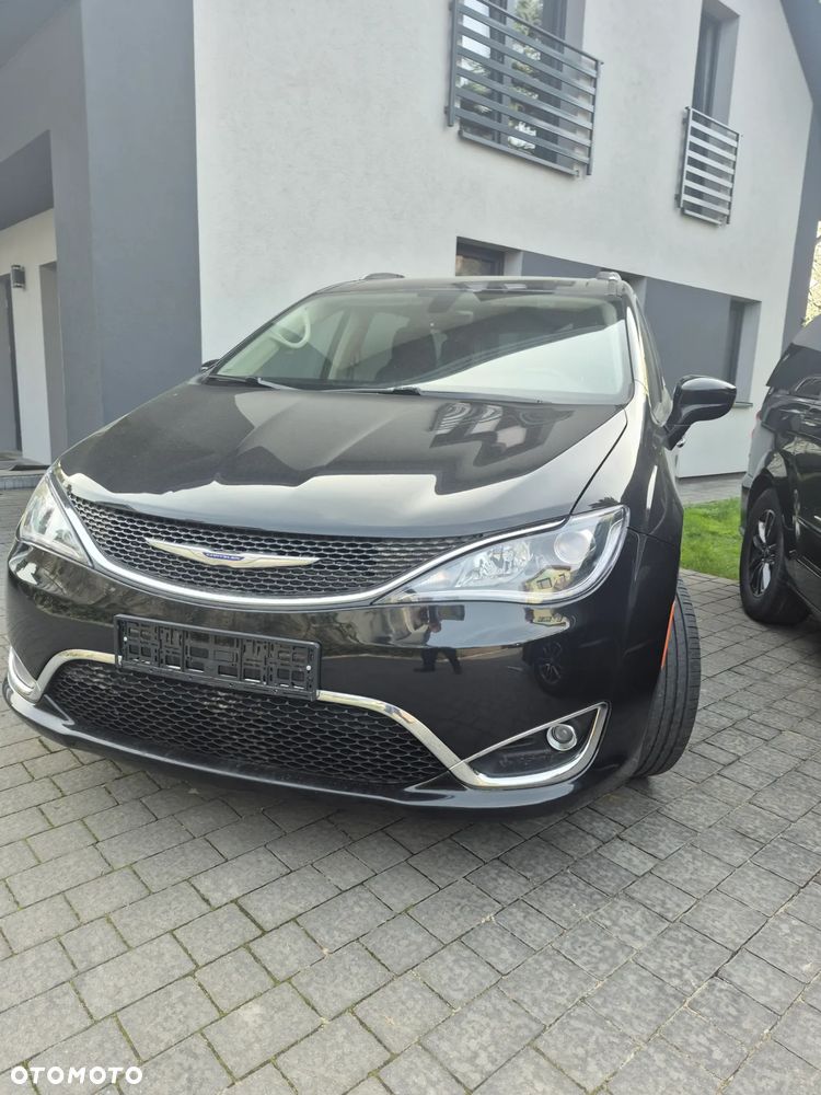 Chrysler Pacifica - 10