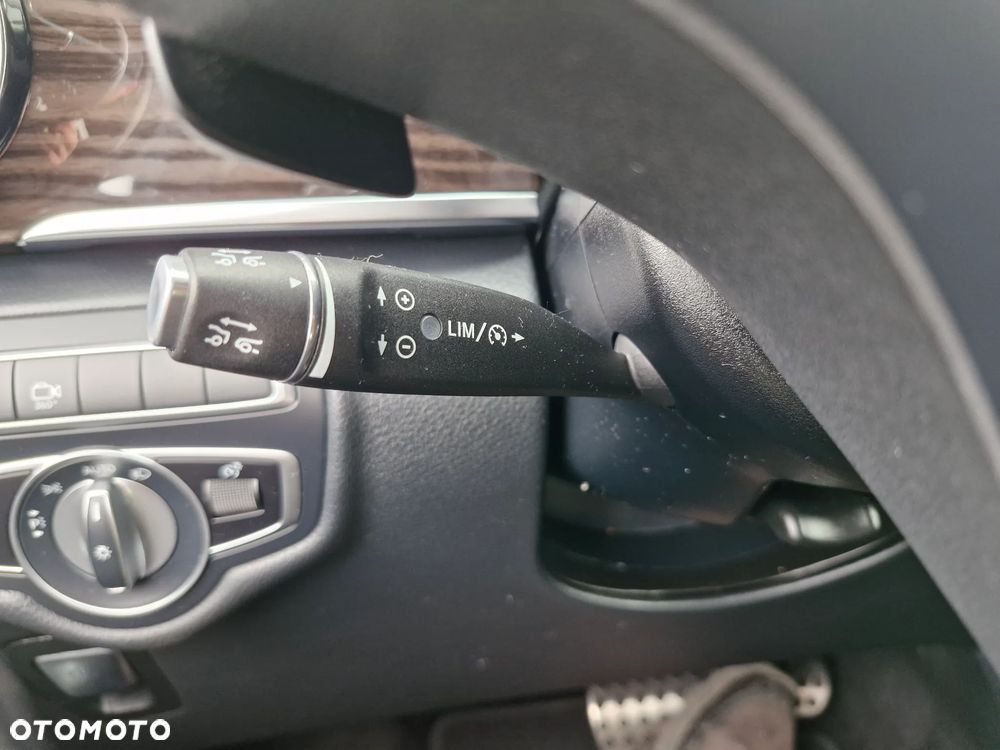 Mercedes-Benz Klasa V 300 d 4-Matic Avantgarde 9G-Tronic (d³ugi) - 14