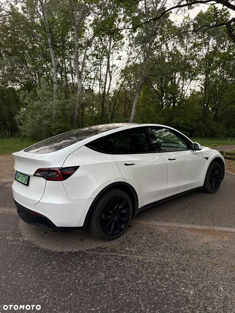 Tesla Model Y Long Range Dual Motor AWD - 8