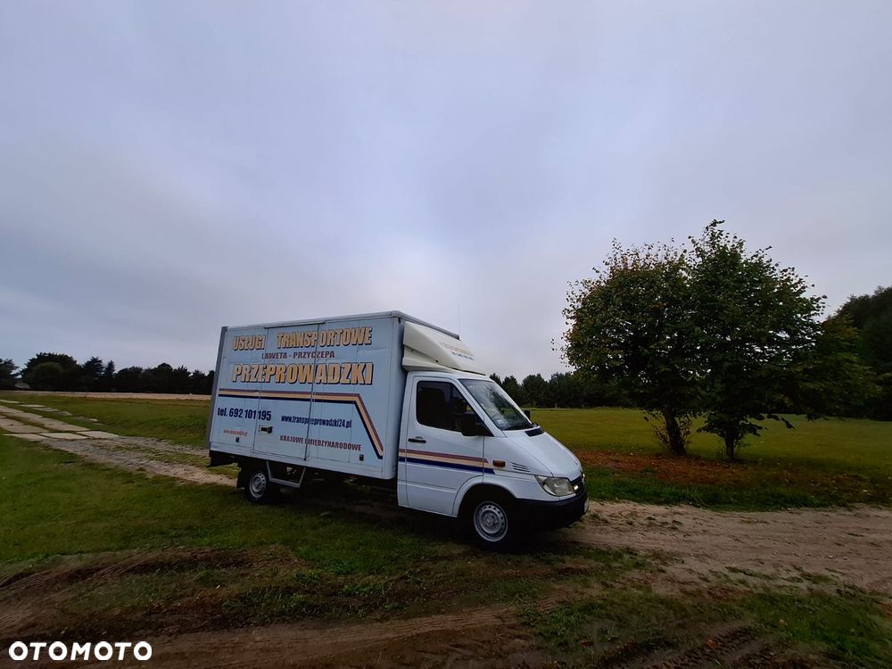 Mercedes-Benz Sprinter - 12