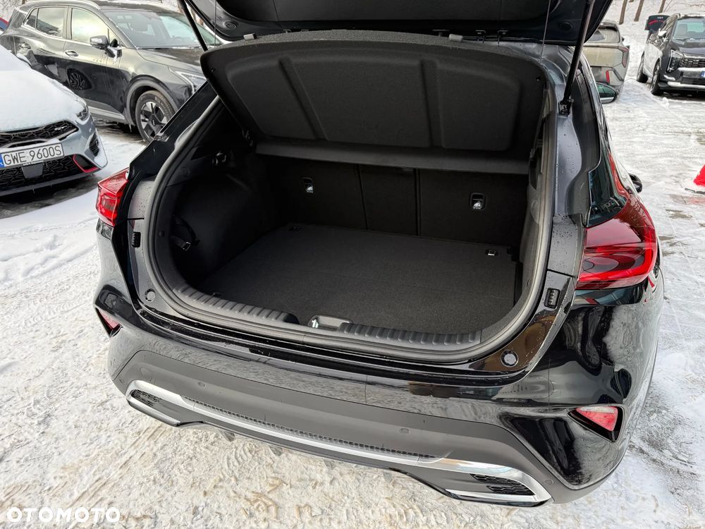 Kia XCeed 1.6 T-GDI Business Line DCT - 13