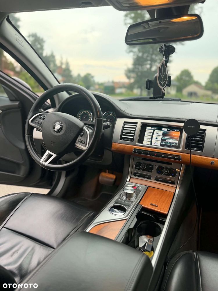 Jaguar XF - 7