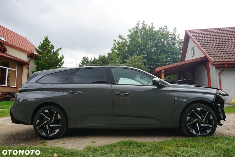 Peugeot 308 1.2 mHEV Allure S&S e-DCS6 - 9