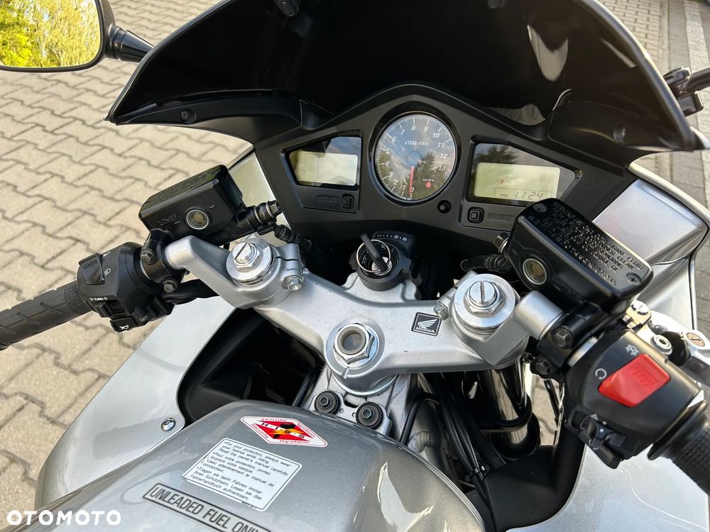 Honda VFR - 10