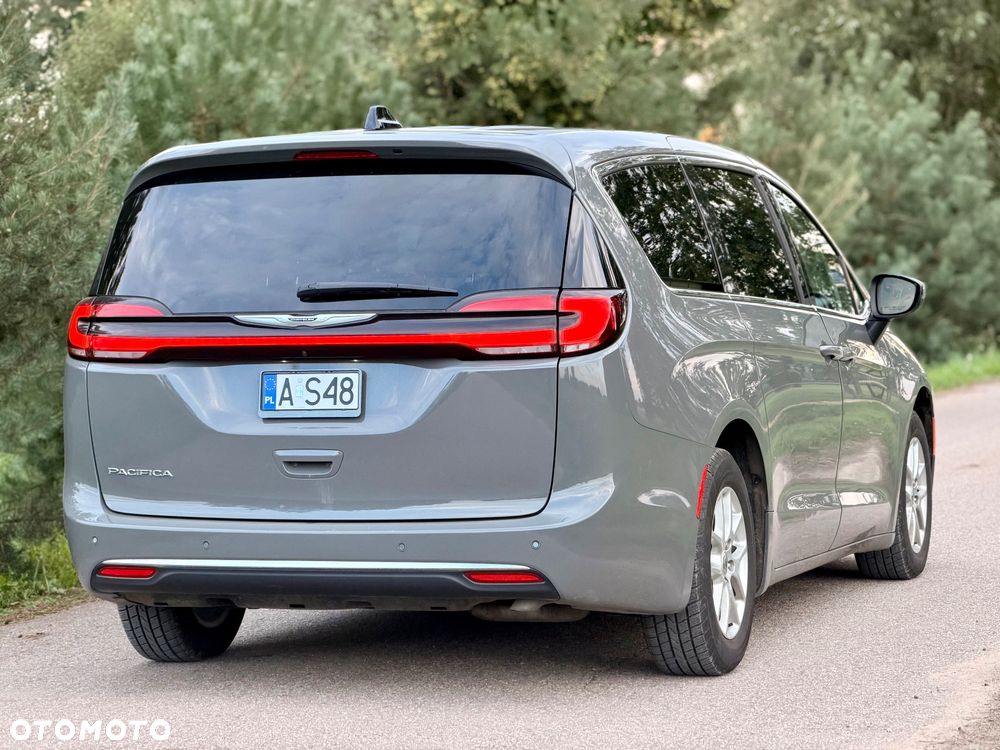 Chrysler Pacifica - 5