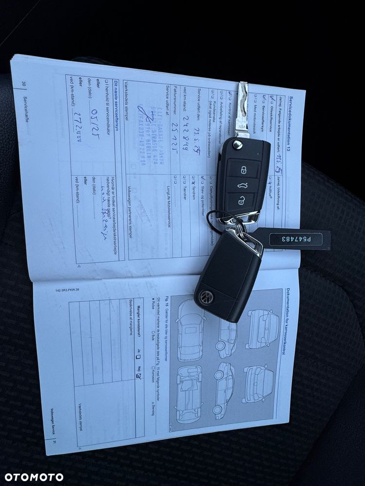 Volkswagen Golf 2.0 BlueTDI DSG Highline - 9