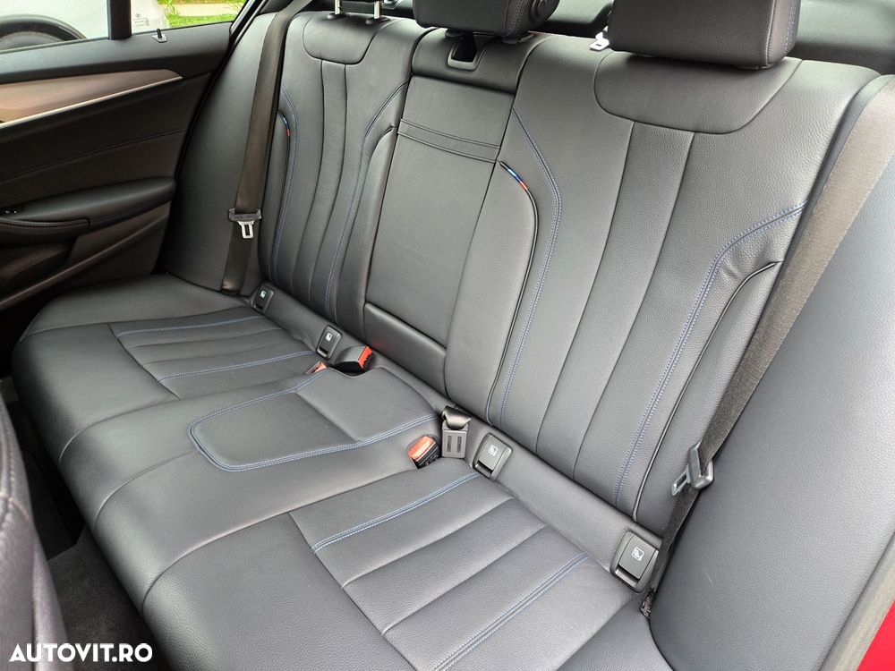 BMW Seria 5 530d xDrive AT MHEV - 11