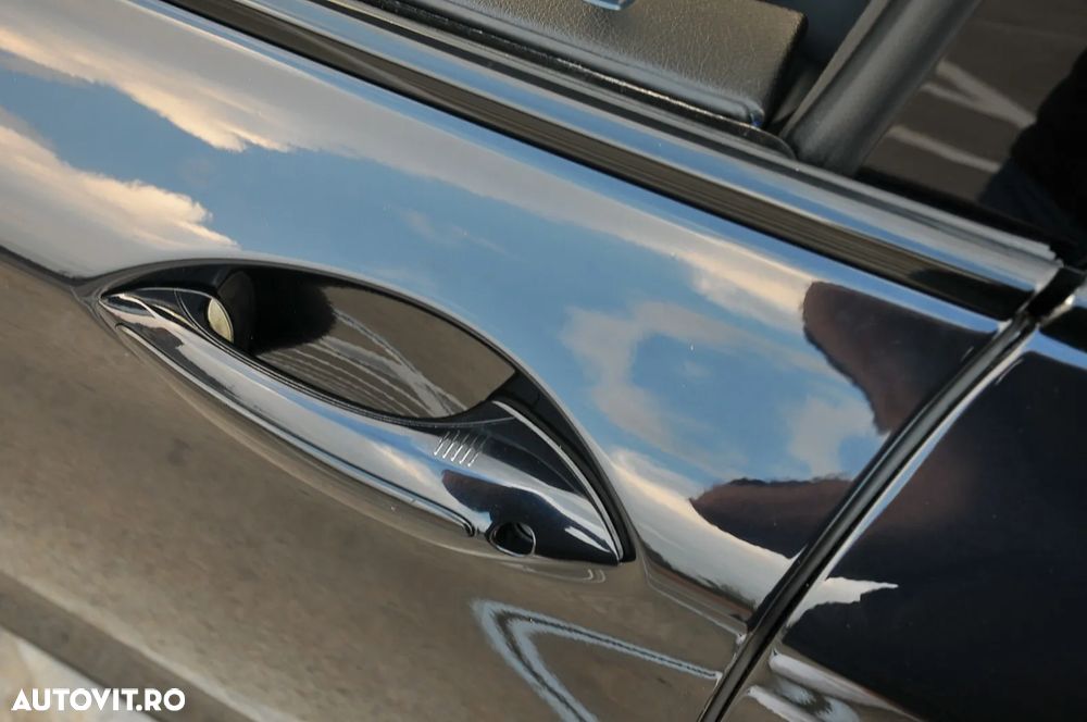 BMW Seria 5 530d xDrive Touring - 25