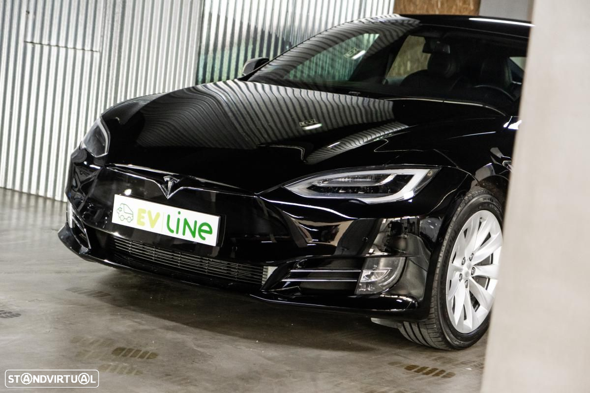Tesla Model S - 13