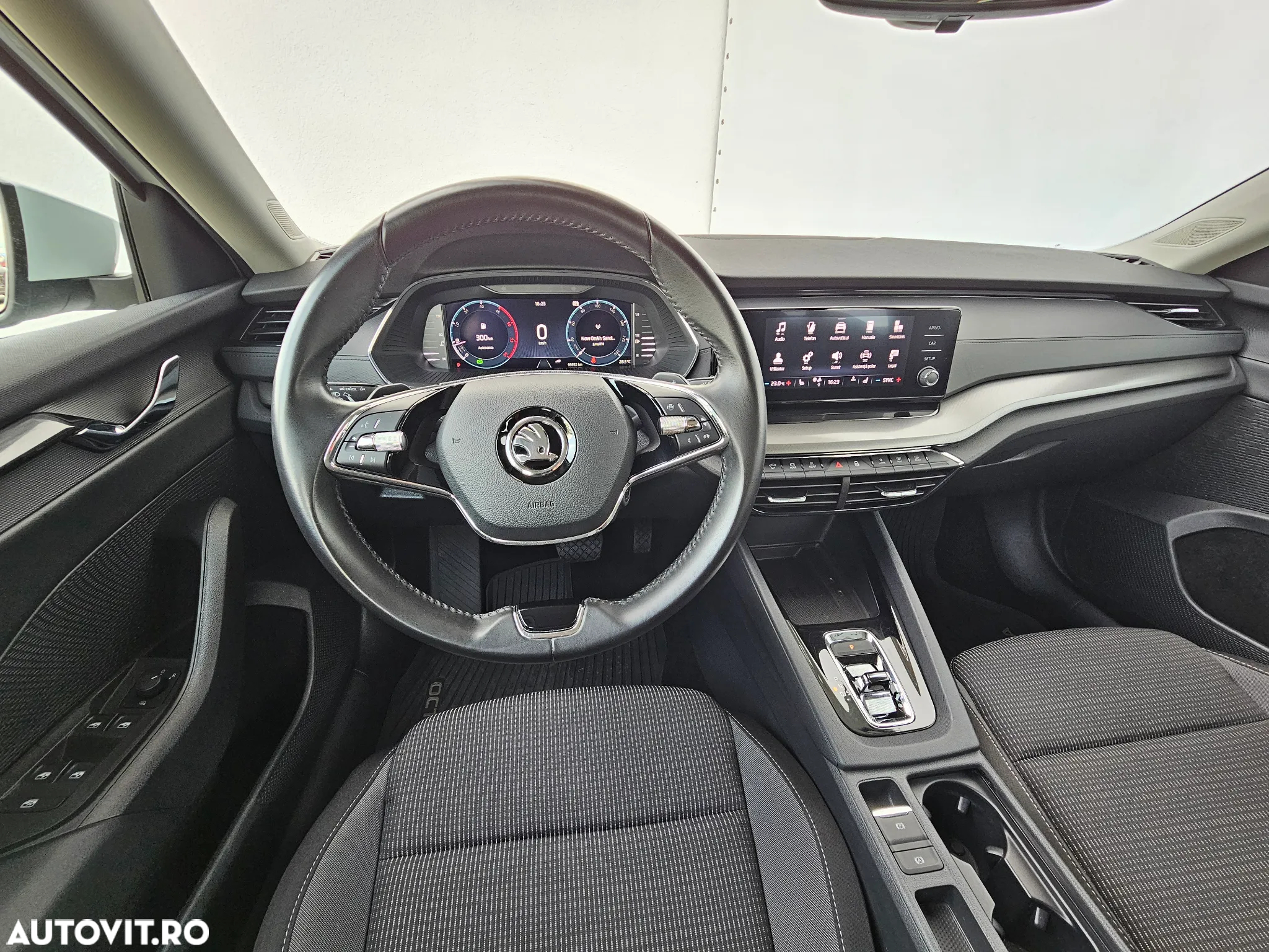 Skoda Octavia 2.0 TDI DSG Ambition - 11