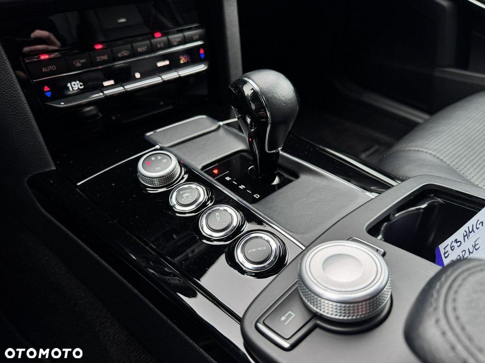 Mercedes-Benz Klasa E - 23