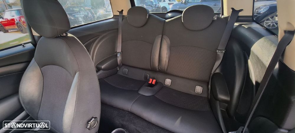 MINI 3 Portas One D - 10