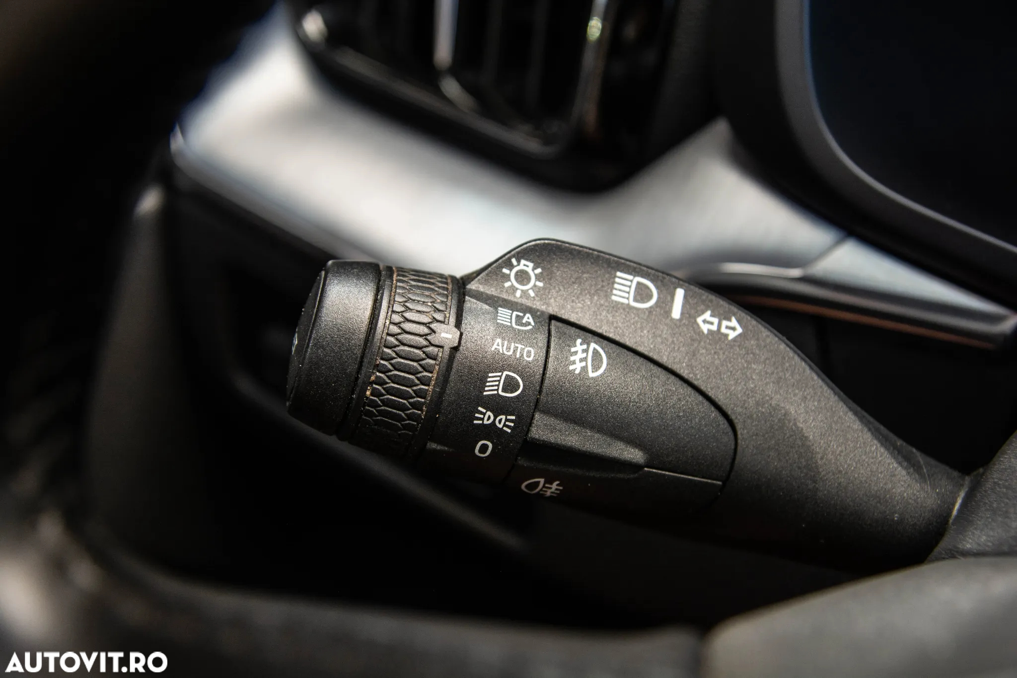 Volvo XC 60 D4 AWD Momentum - 23
