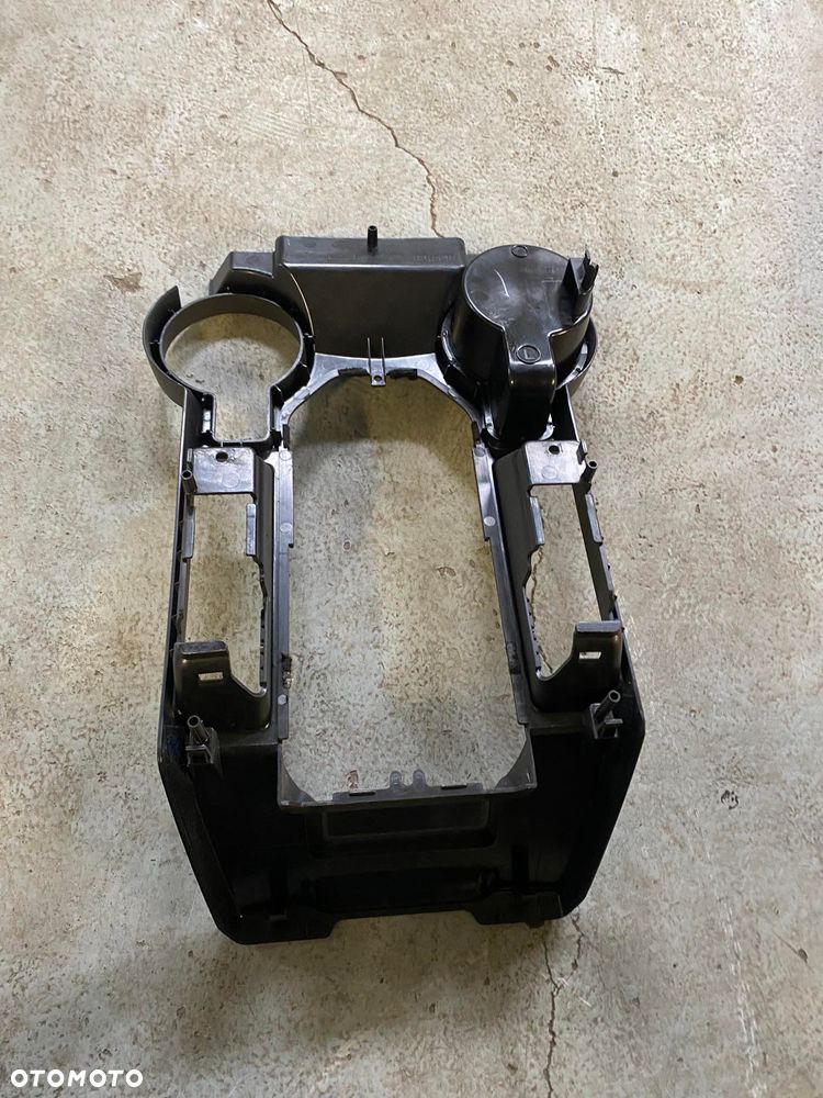 Land Rover Discovery UCHWYT NA KUBEK fjv500172xxx - 2