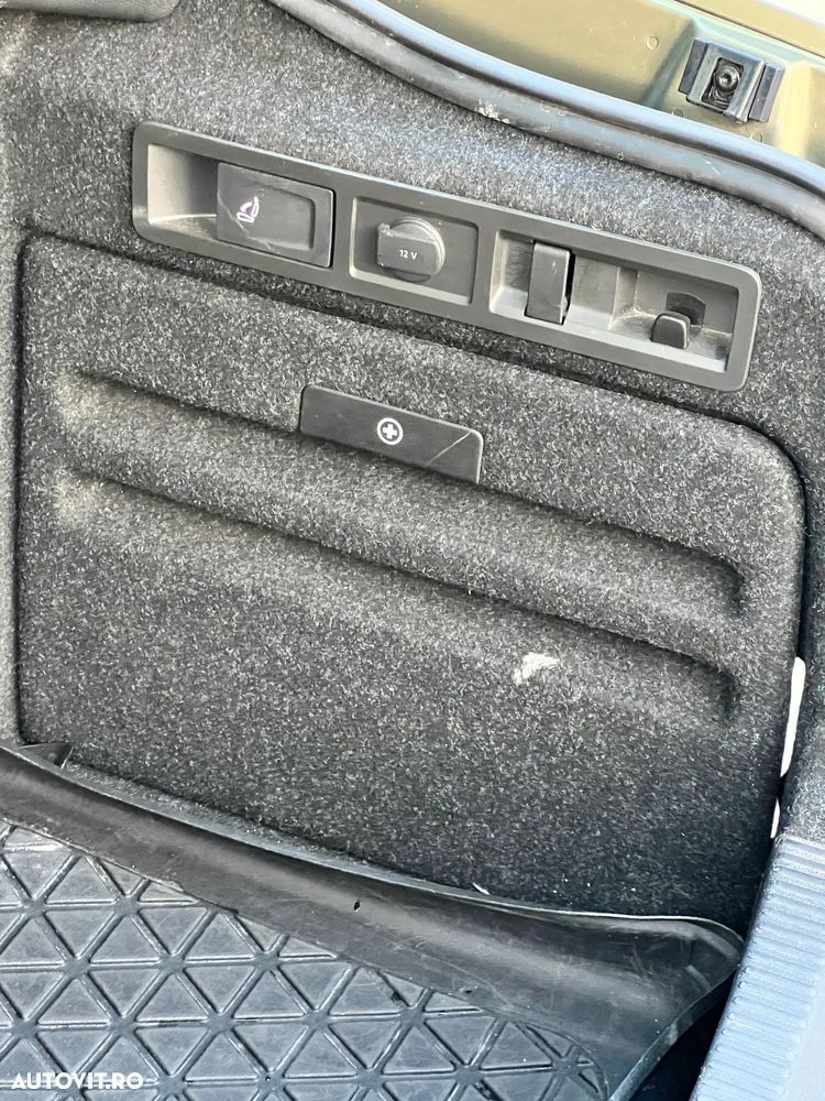 Skoda Superb 2.0 TDI DSG 4X4 Laurin & Klement - 24