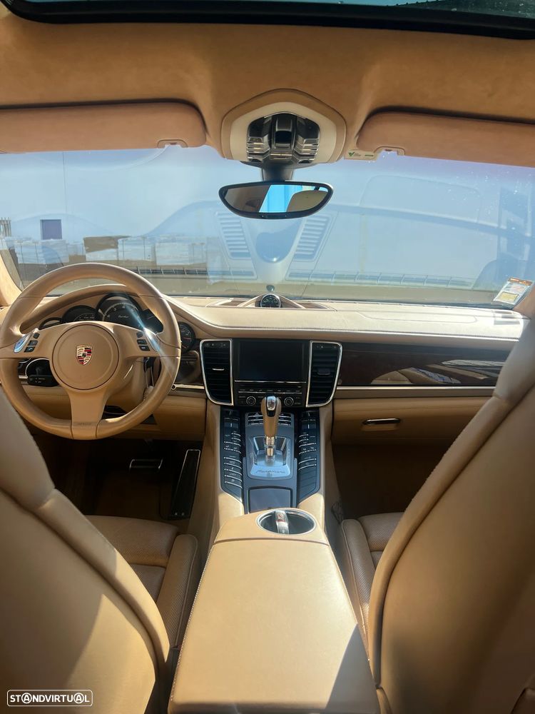 Porsche Panamera Turbo PDK - 10