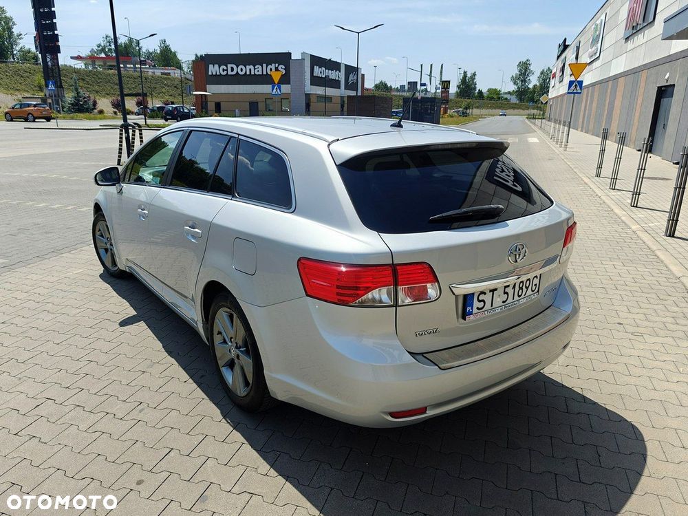 Toyota Avensis 2.0 D-4D Premium - 12