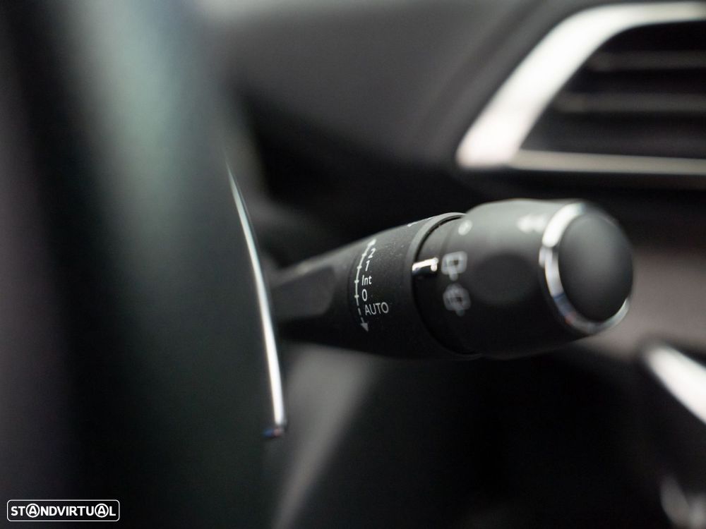 Peugeot 3008 1.6 Hybrid GT Pack e-EAT8 - 24