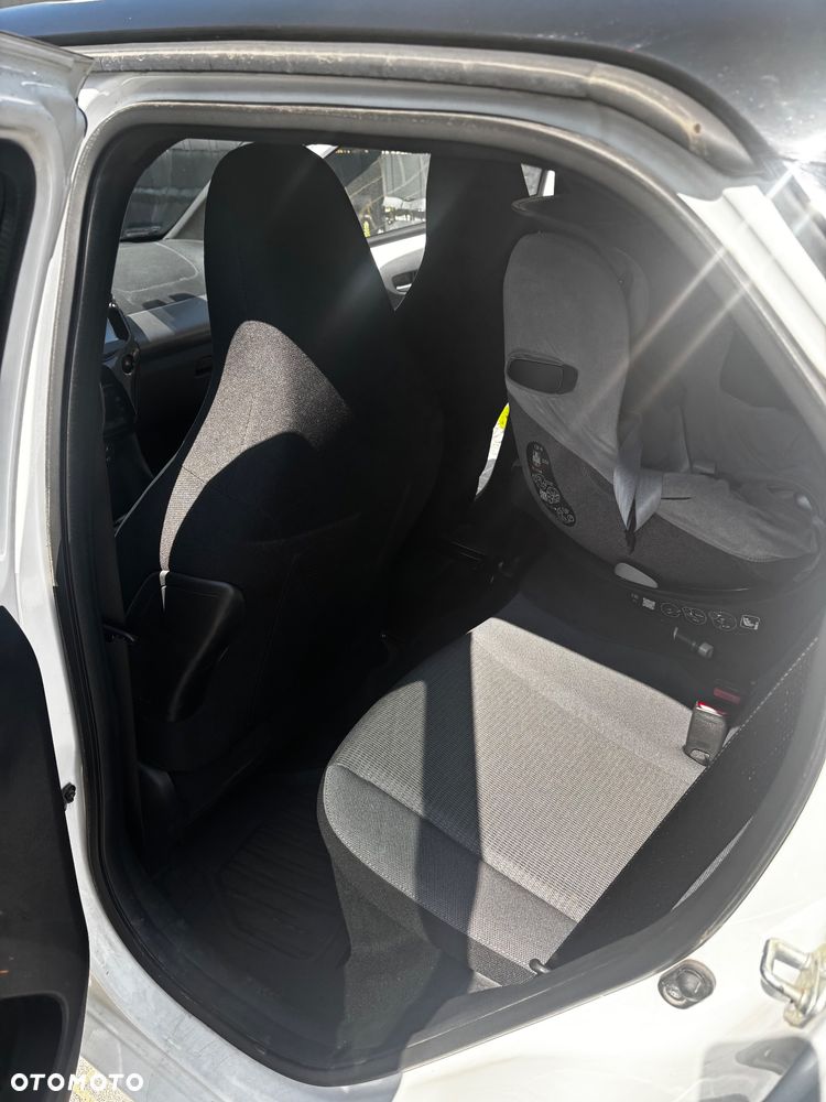 Toyota Aygo 1.0 VVT-i Black Edition - 12