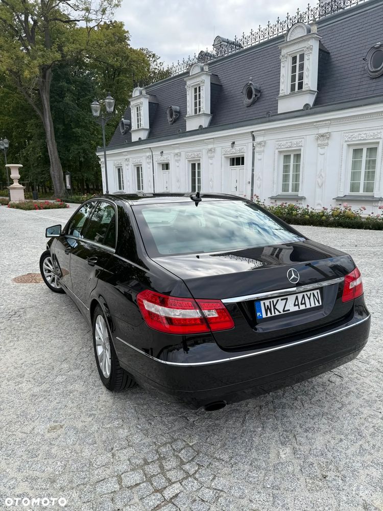Mercedes-Benz Klasa E 200 CGI BlueEffICIENCY Avantgarde - 7