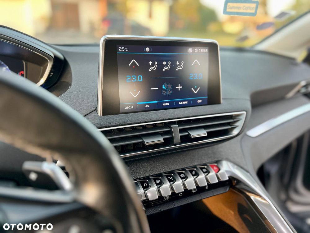 Peugeot 5008 1.6 THP Allure S&S EAT6 - 31