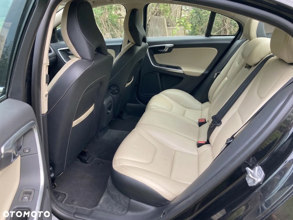 Volvo S60 D2 Momentum - 9