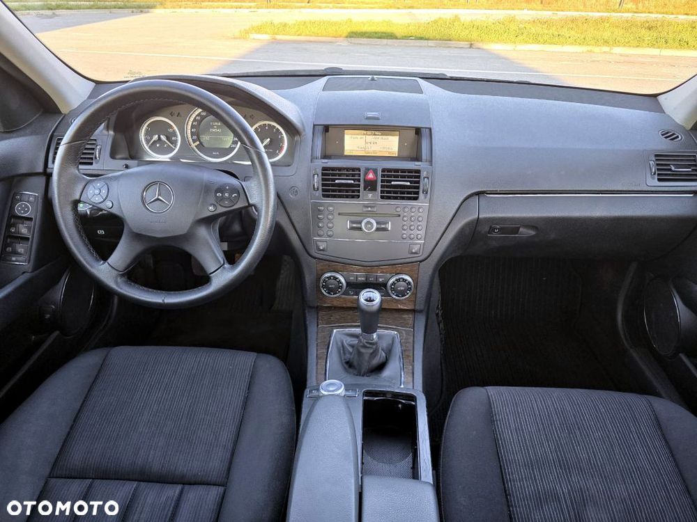 Mercedes-Benz Klasa C 180 Kompressor Avantgarde - 24