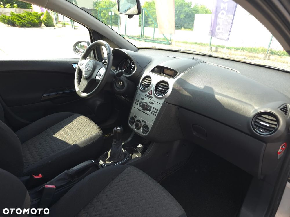 Opel Corsa 1.4 16V Edition - 14