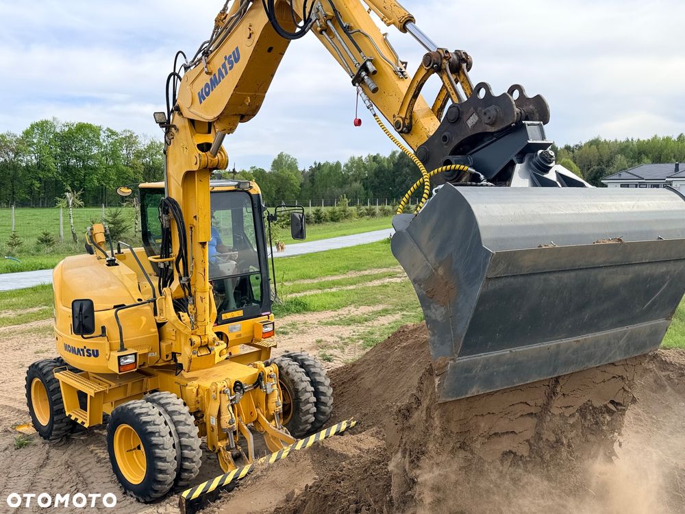 Komatsu 4x4x4 ramię łamane Koparka kołowa KOMATSU  PW98MR-8 10ton 4x4x4 ośki skrętne Ramię 3x łamane BEZ DPF i ADBLUE 4 cyl dodatkowe wyjścia hydr Pług Podpory 2012 szybka zwinna Prosto z importu 1 właściciel Cat TEREX Liebherr Wacker Pw 98 Mr 8 11 - 15