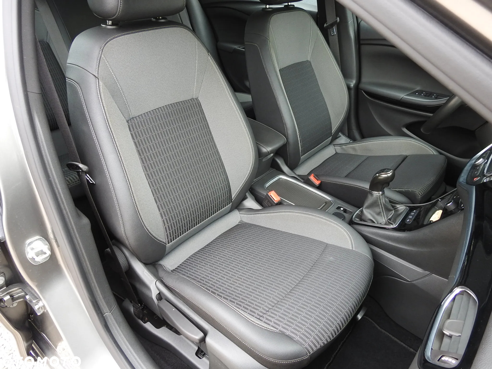 Opel Astra 1.2 Turbo Business Edition - 11