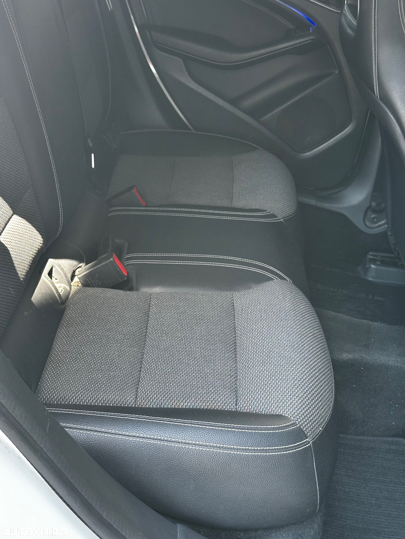 Mercedes-Benz CLA 200 d - 10