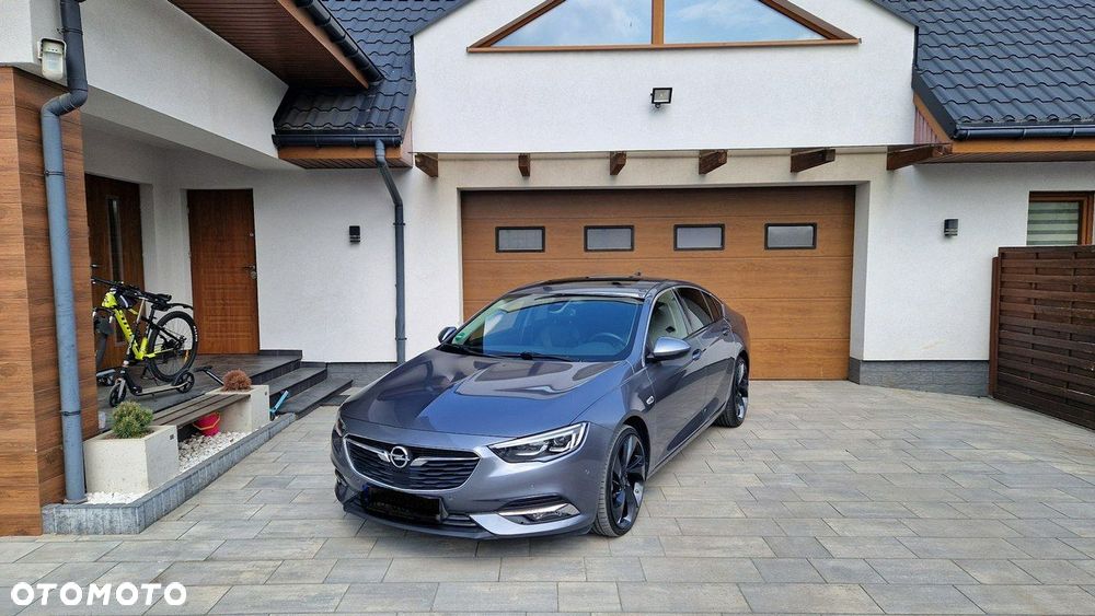 Opel Insignia - 1