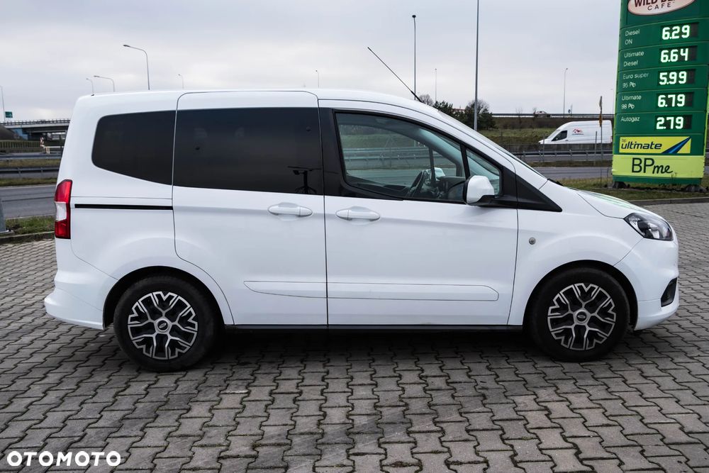 Ford Tourneo Courier 1.5 TDCi S&S Titanium - 12