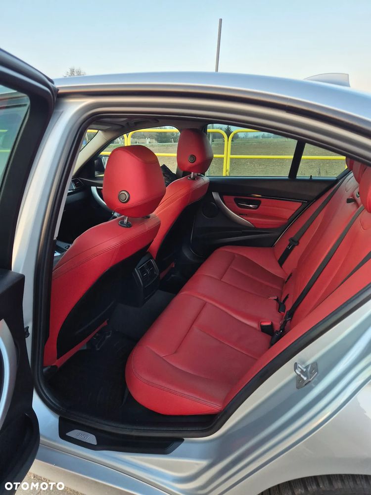 BMW Seria 3 320i xDrive - 8