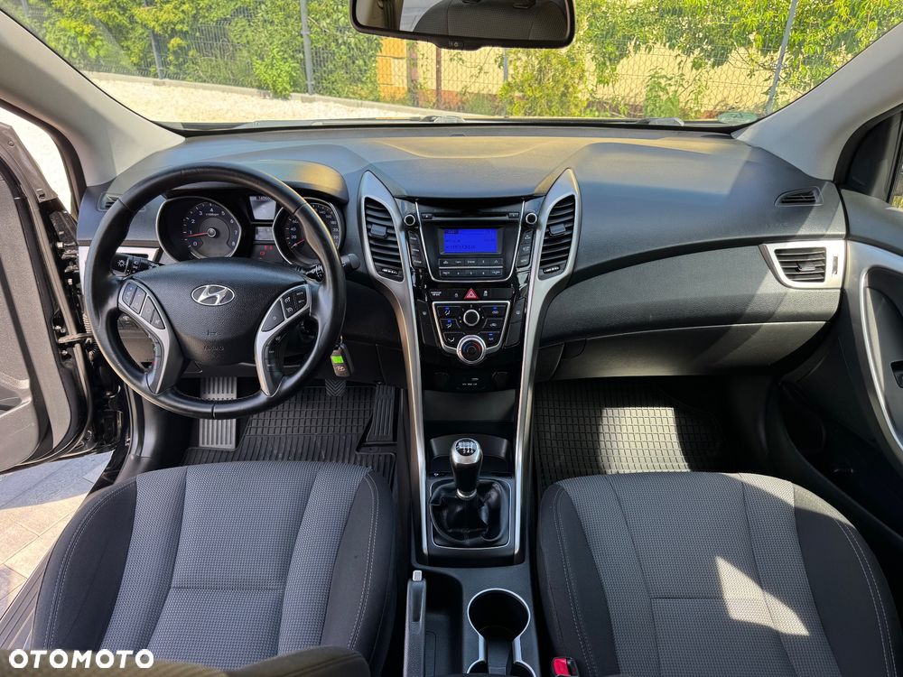 Hyundai i30 blue 1.4 Trend - 29