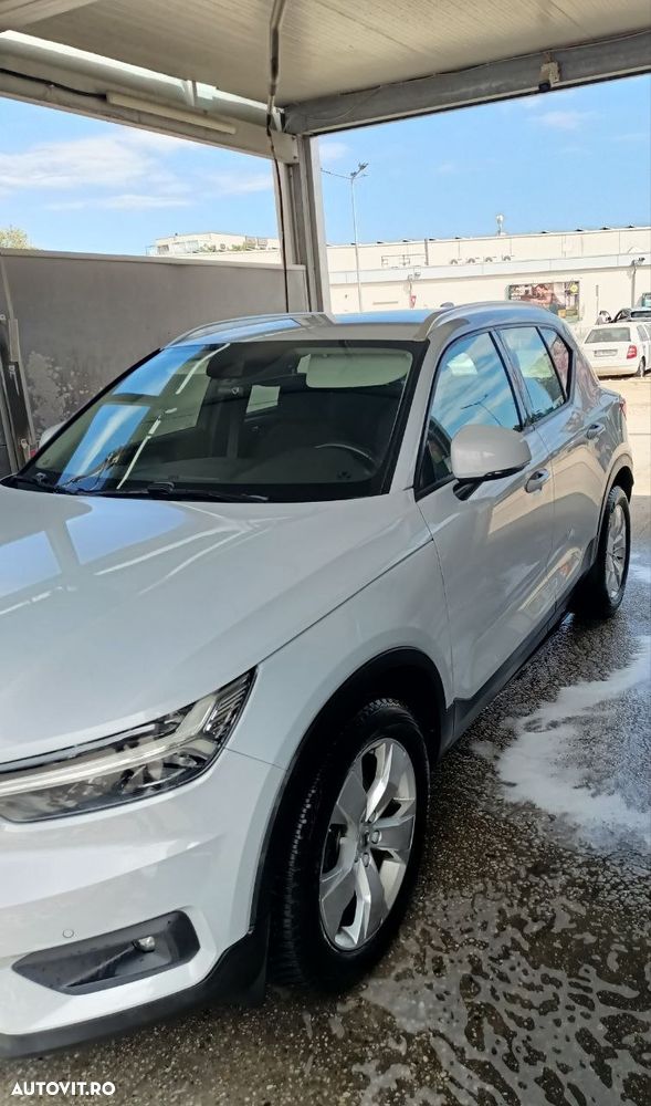 Volvo XC 40 T3 AT8 Momentum - 4