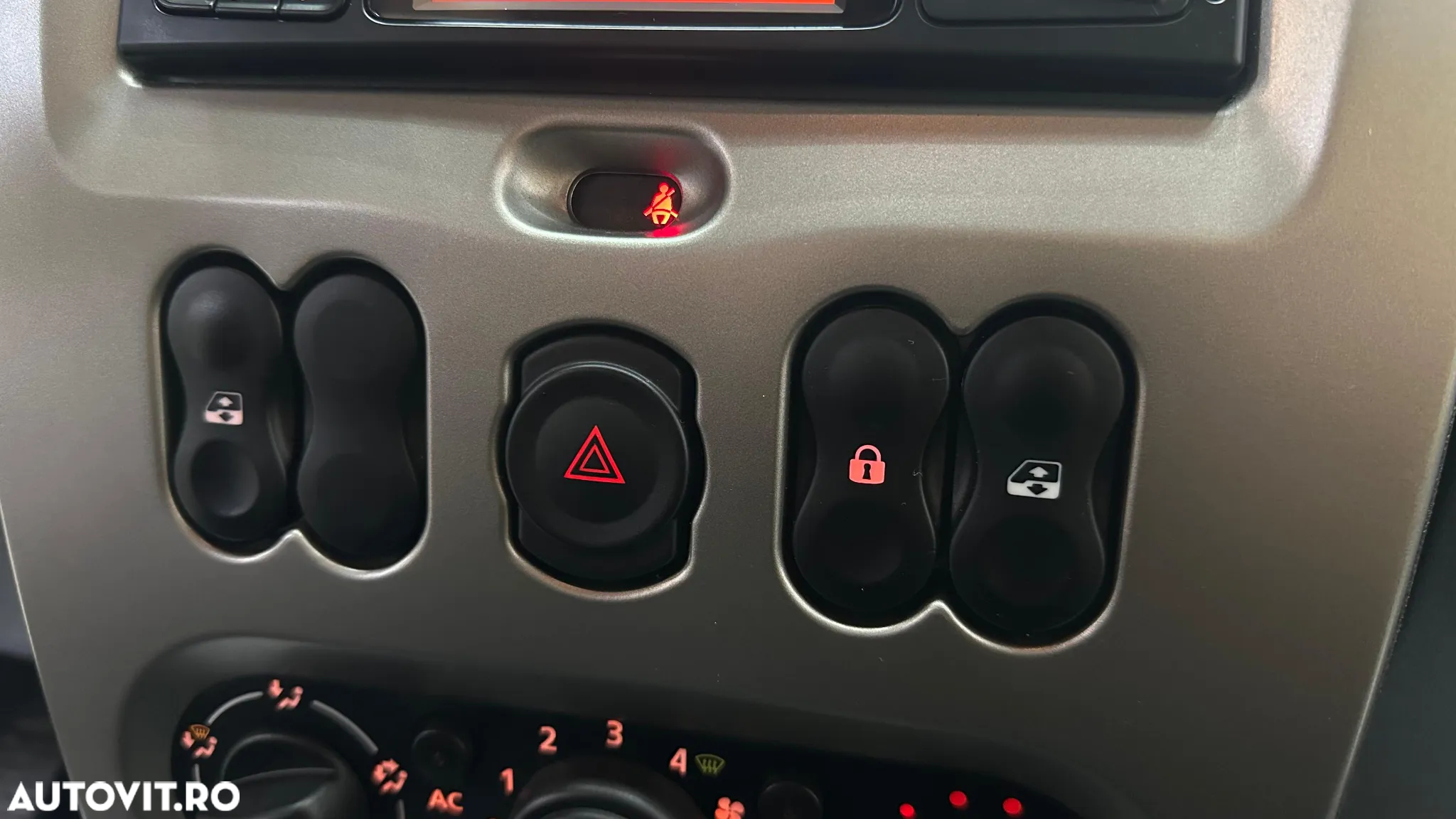 Dacia Duster 1.6 4x2 Ambiance - 23