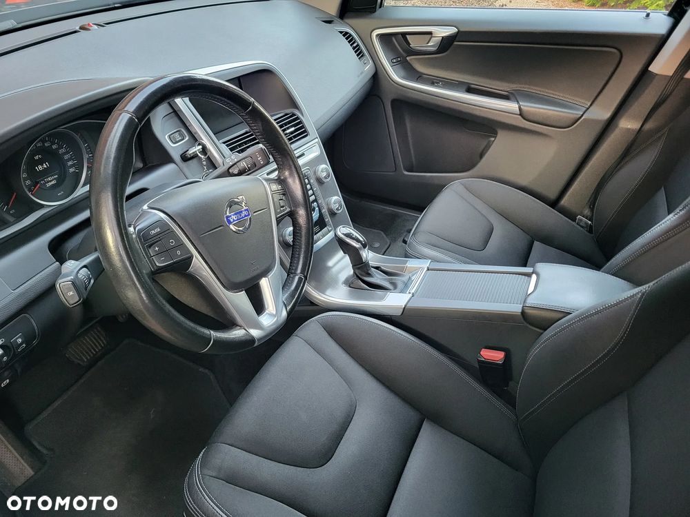 Volvo XC 60 D4 Drive-E Momentum - 10