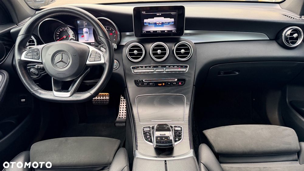 Mercedes-Benz GLC - 27